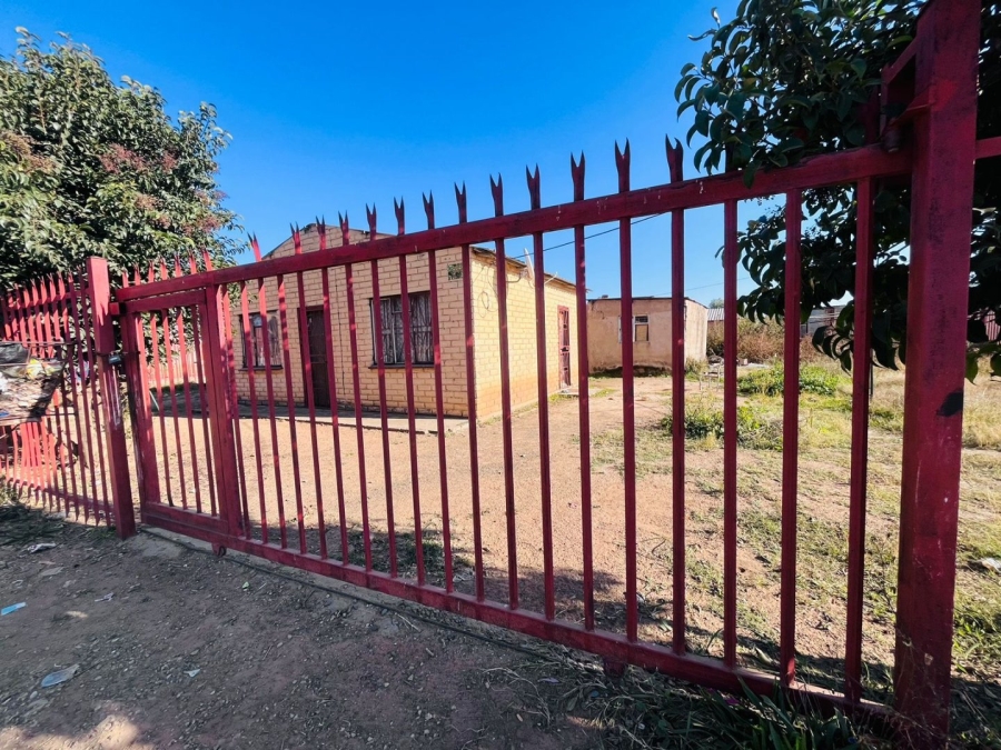 2 Bedroom Property for Sale in Bloemside 4 Free State